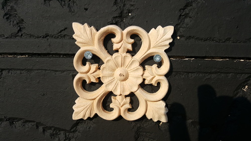 Дървен Орнамент за Декорация на Мебели
