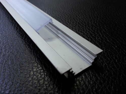 Алуминиев профил за LED лента 2 м - ГРОУВ комплект с покриваща лента - КЛИК ПРОЗРАЧНА
