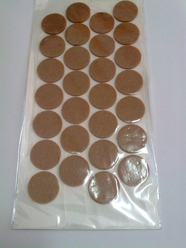 Залепваща мека подложка-лепенка за мебели модел Ф24 мм