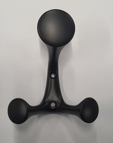 Мебелни закачалки в Черен Мат