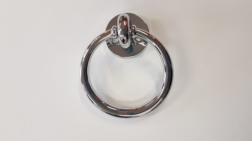 Мебелна Дръжка с външен монтаж Халка - Хром