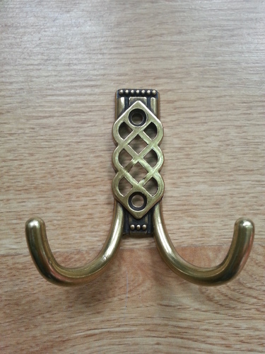 Мебелна Закачалка модел W102-G4-A