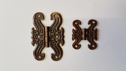 Мебелна панта старинна шарнирна СРЕДНА - МЕДЕН АНТИК