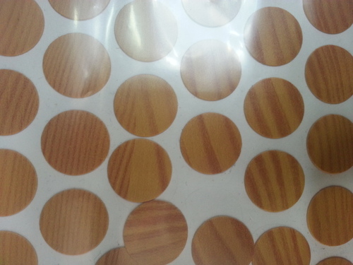 Самозалепваща тапа за покриване на винт