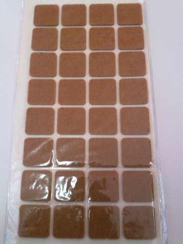 Залепваща мека подложка-лепенка за мебели модел 25х25 мм