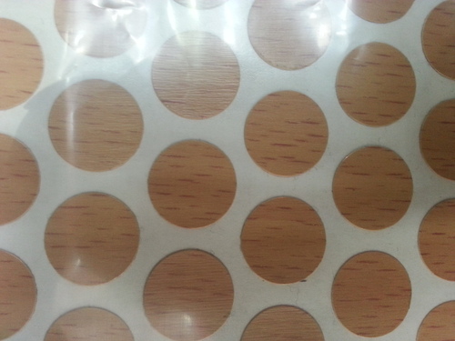 Самозалепваща тапа за покриване на винт