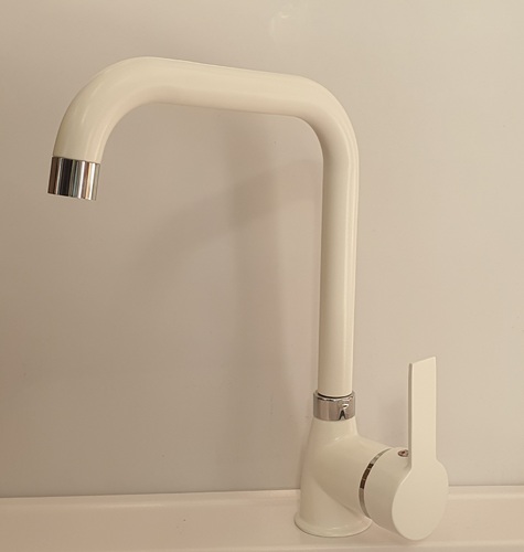 Смесител за Кухня в Бял мат